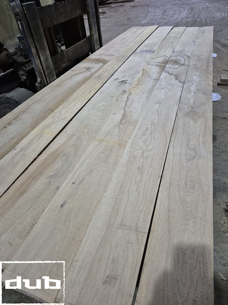 Доска дуба сухая обрезная 0 сорт 2500-3100х150х32